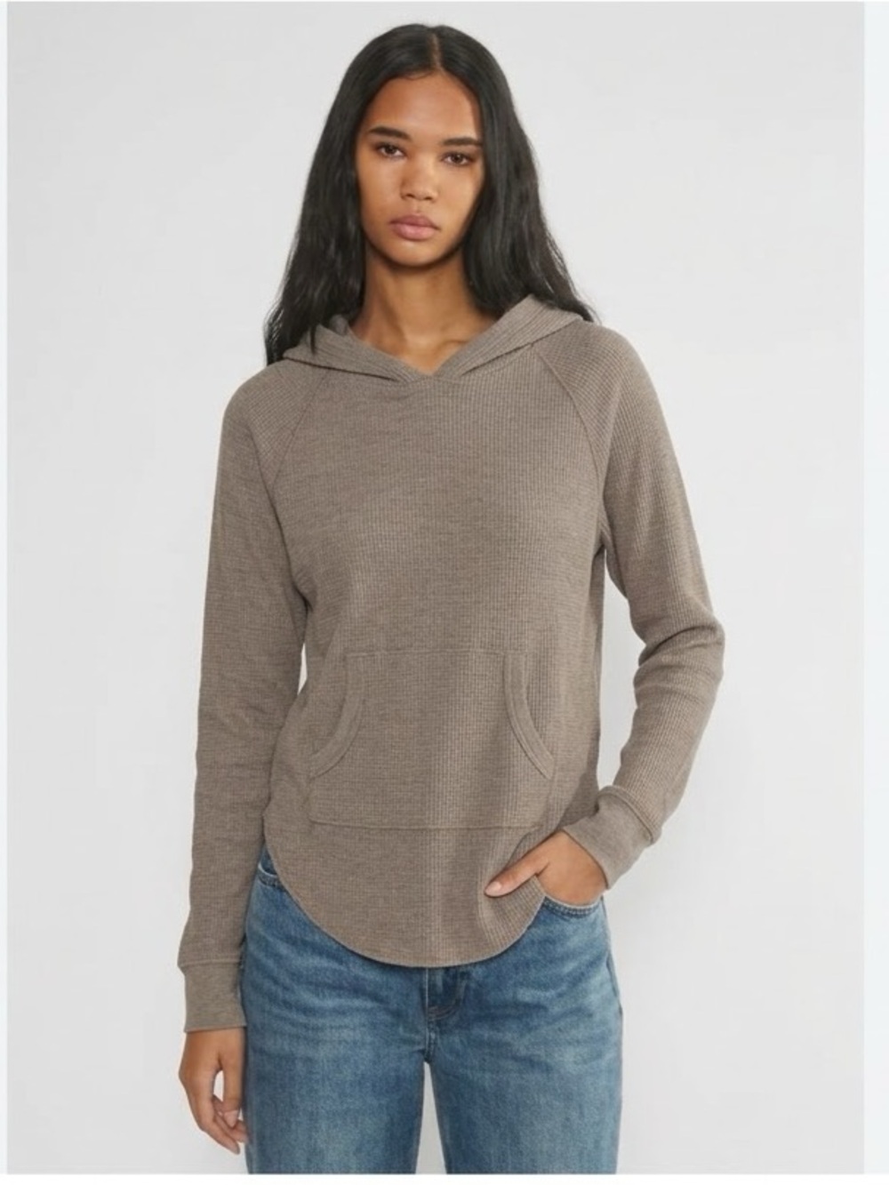 Aritzia TNA Taupe Oversized Long Sleeve Waffle Knit Hoodie Top Size Extra Small